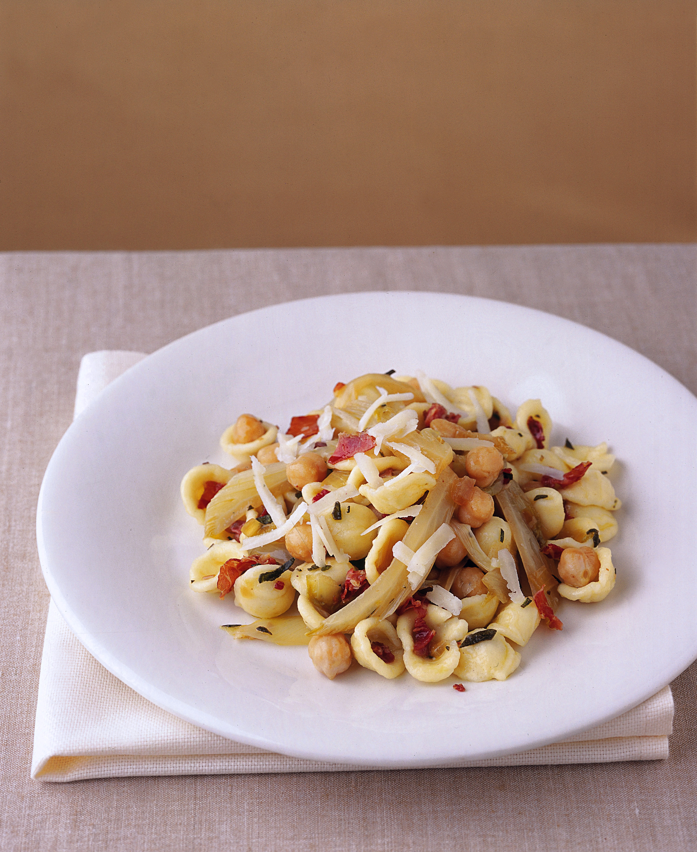 Orecchiette Con Ceci Indivia E Speck Sale Pepe