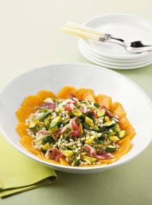 L' orzo, zucchine e prosciutto crudo