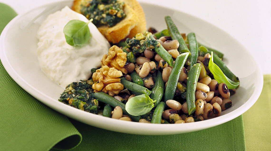 padellata-di-legumi-al-pesto-con-la-burrata ricetta