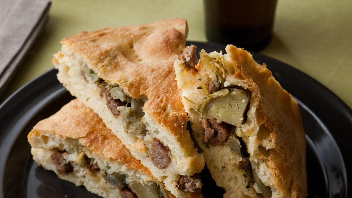 Pane con salsiccia e carciofi