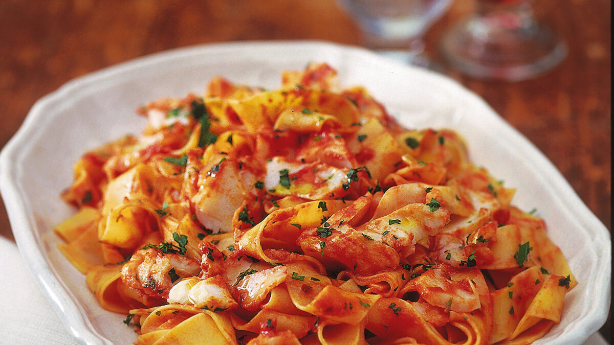 Pappardelle al sugo rosso di baccalà