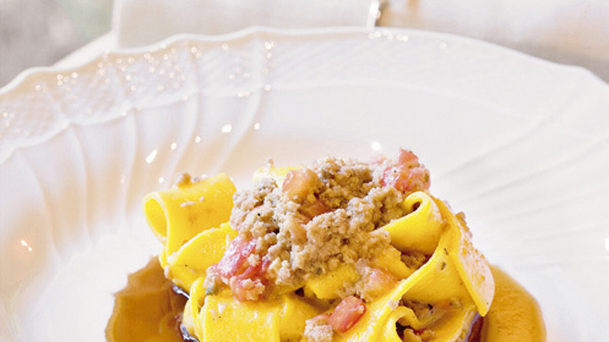 Pappardelle allo zafferano con ragù bianco d’agnello