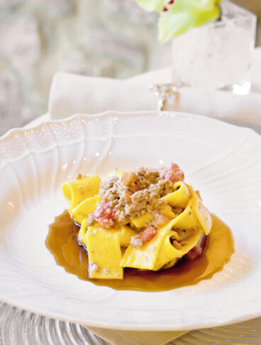 pappardelle-allo-zafferano-con-ragu-bianco-dagnello ricetta