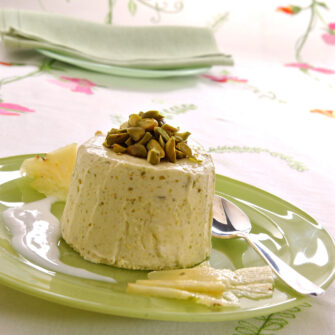 parfait-ai-pistacchi-in-salsa-di-latte-di-mandorle