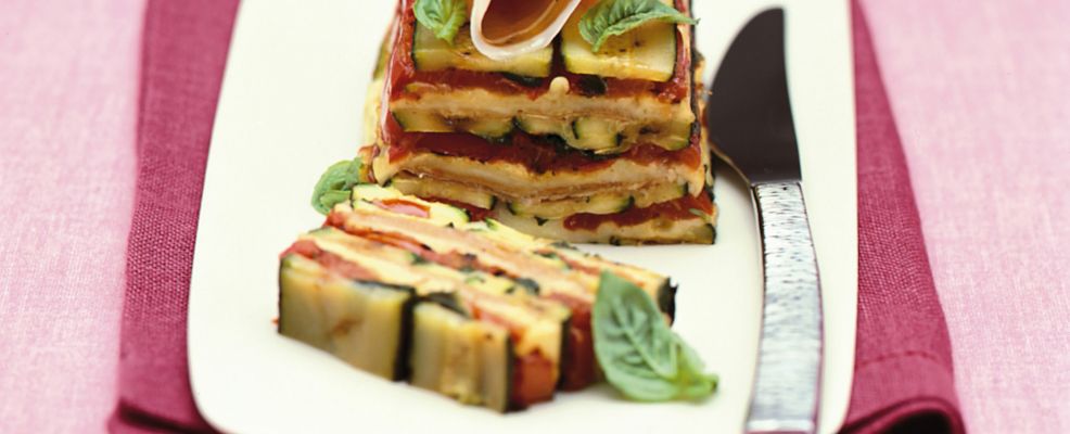 parmigiana-di-zucchine-con-mozzarella-e-basilico