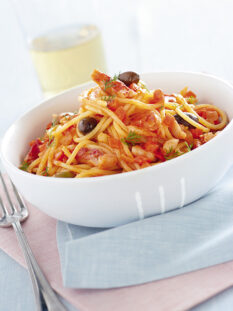 pasta-con-ragu-di-triglie-al-pompelmo ricetta