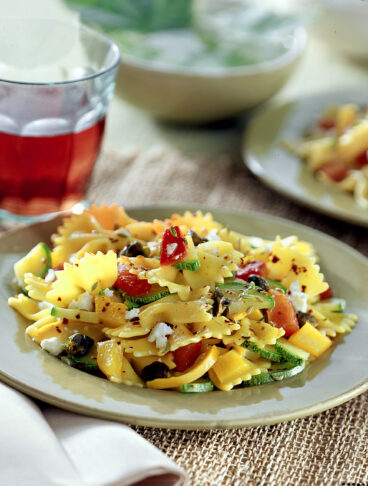 pasta-fredda-dellorto-con-la-feta-e-i-capperi