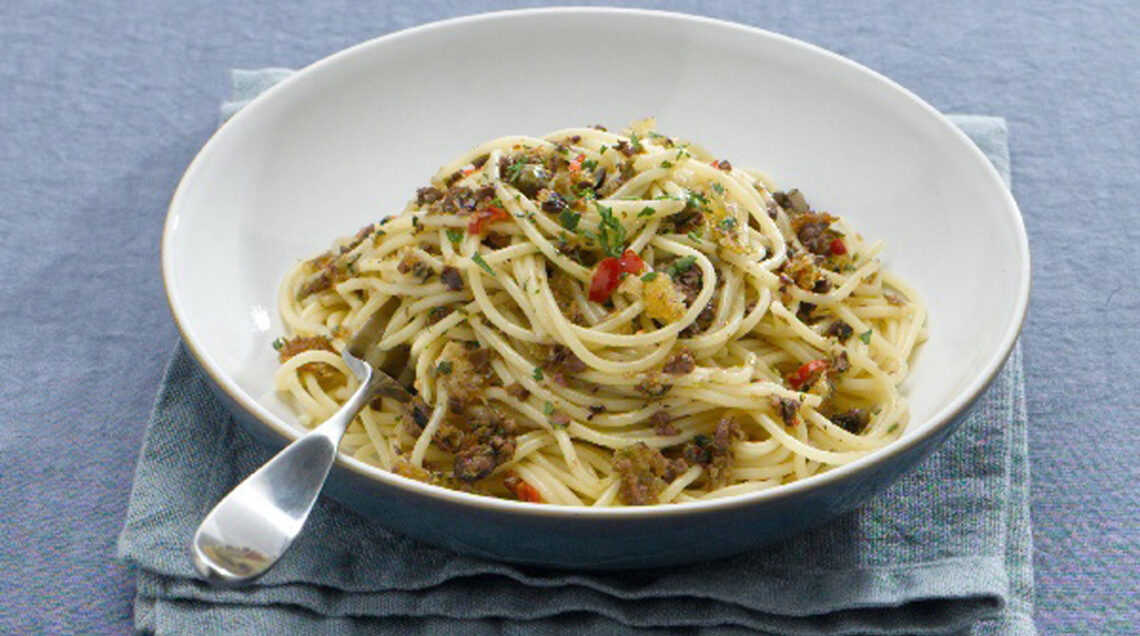 pasta-piccantina-con-le-briciole