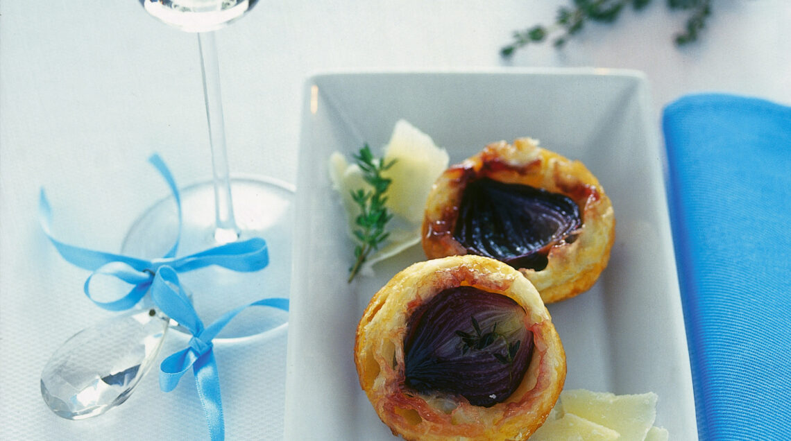 piccole-tatin-con-cipolla-rossa-caramellata