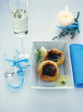 piccole-tatin-con-cipolla-rossa-caramellata