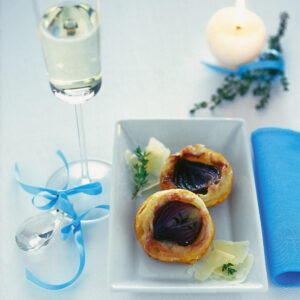 piccole-tatin-con-cipolla-rossa-caramellata