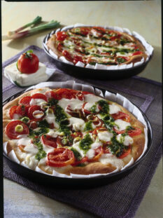 pizza con pomodori freschi e crescenza Sale&Pepe ricetta
