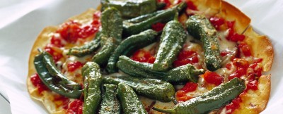 pizzette-con-peperoncini-verdi-e-scamorza