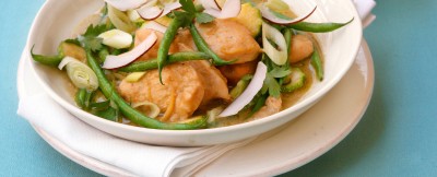 pollo-al-curry-con-zucchine-e-fagiolini