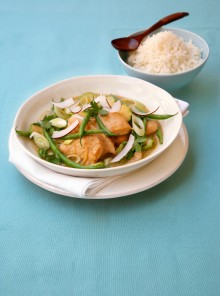 Pollo al curry con zucchine e fagiolini