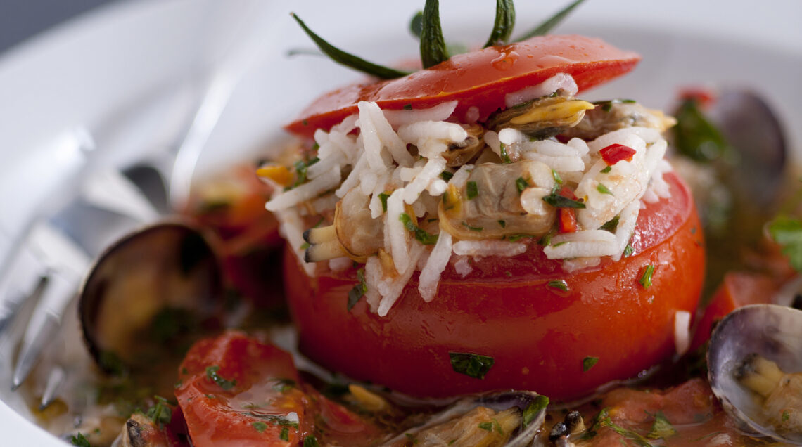 pomodori-con-riso-basmati-e-guazzetto-di-vongole ricetta