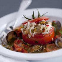 pomodori-con-riso-basmati-e-guazzetto-di-vongole ricetta