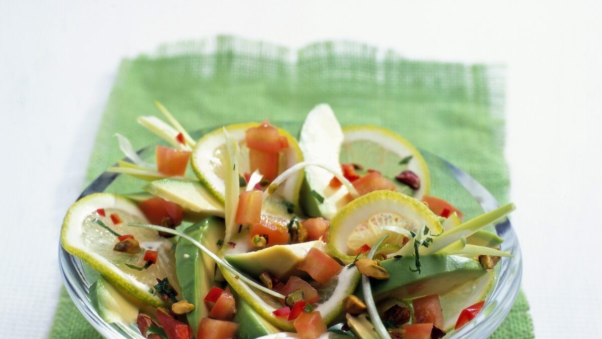 Pomodori e cipollotti al peperoncino con avocado