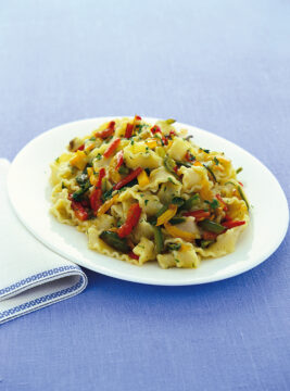 reginette-con-sugo-di-verdure-tricolore