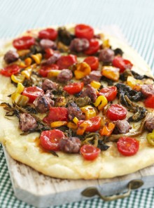Pizza con salsiccia, friarielli e peperoni