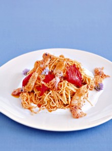 Gli spinosini con fiori di zucca e calamaretti