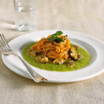 ricetta tagliolini-alle-vongole-e-crema-di-asparagi