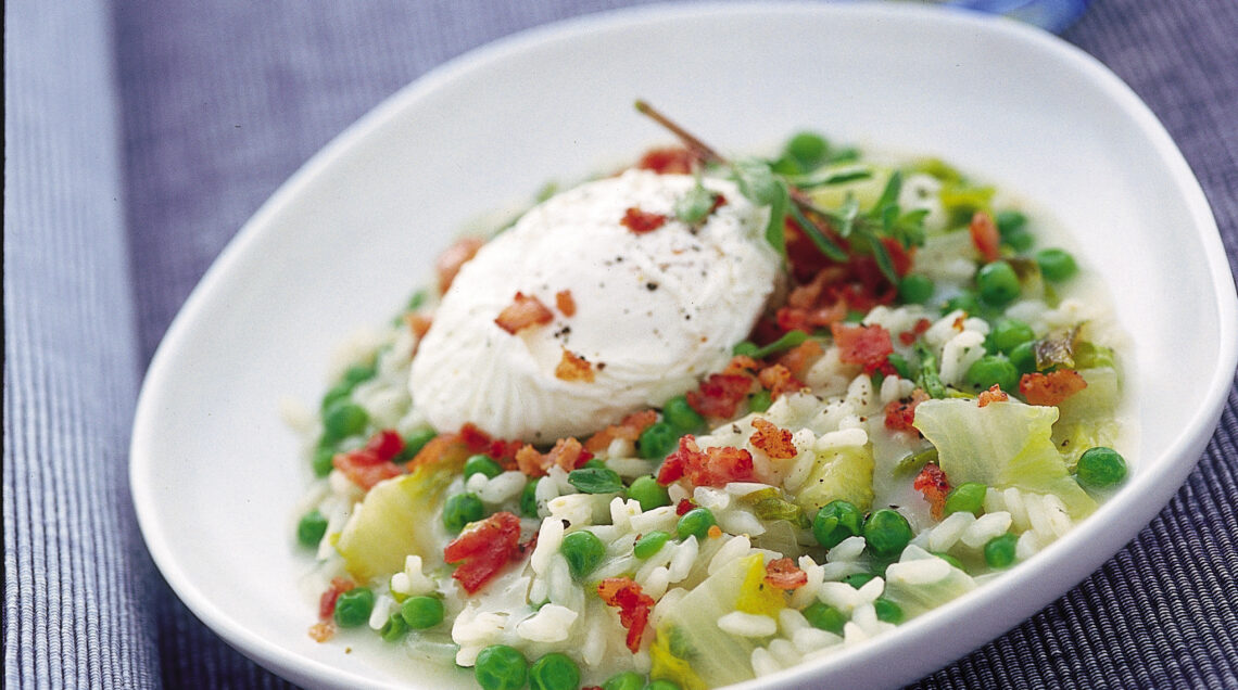 risotto-ai-piselli-e-lattuga-con-uovo-in-camicia