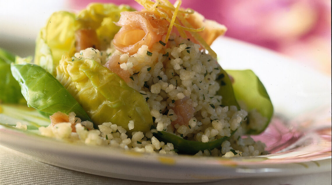 rose-di-cavolini-con-cuscus-e-salmone ricetta