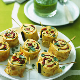 rotoli-di-frittata-con-zucchine ricetta