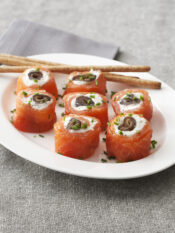 rotolini di salmone e datteri Sale&Pepe ricetta