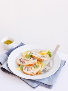 Rotolo di pollo alla menta con prosciutto cotto