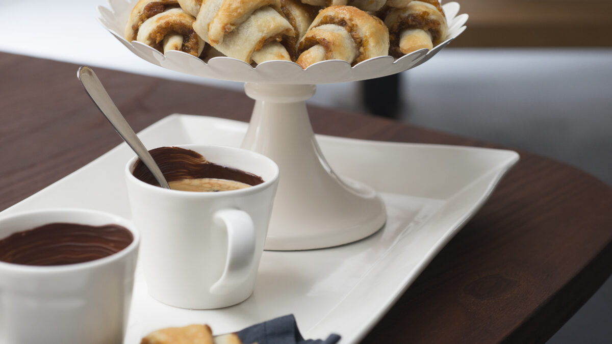 Rugelach alle albicocche secche e noci