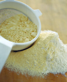 schiacciatine-di-farina-di-ceci-alle-spezie