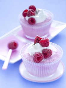 Semifreddo di lamponi e yogurt con meringa
