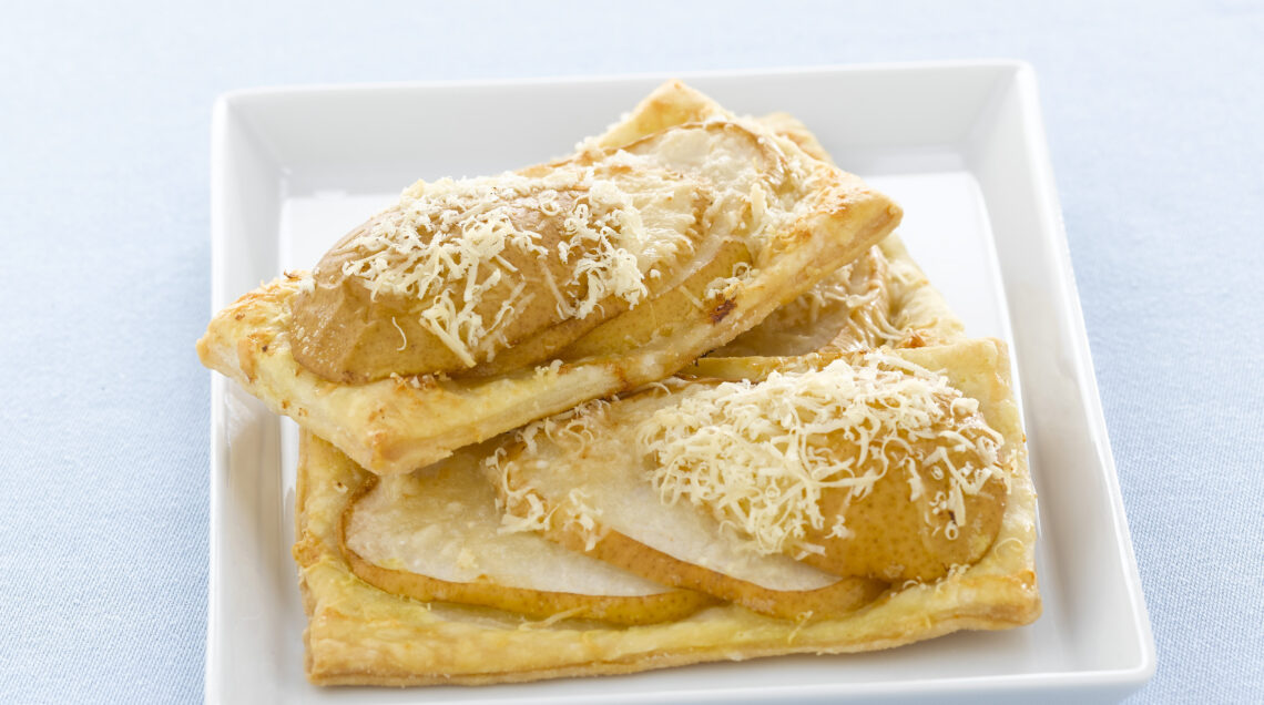 sfogliatine-con-pere-e-parmigiano