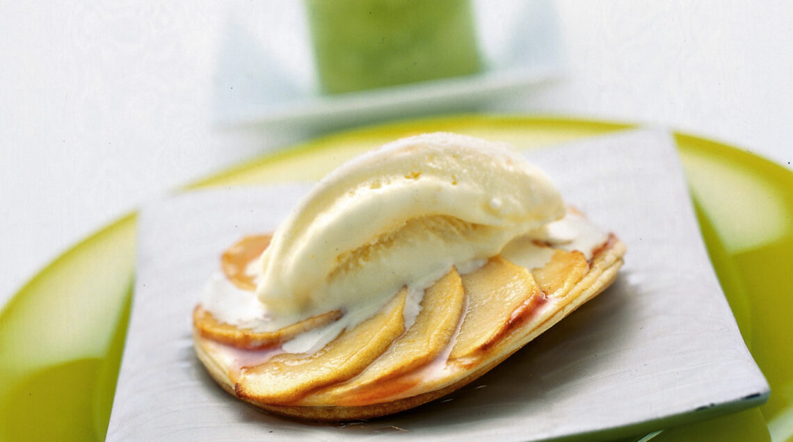 sfogliatine-di-mela-con-gelato-alla-vaniglia ricetta