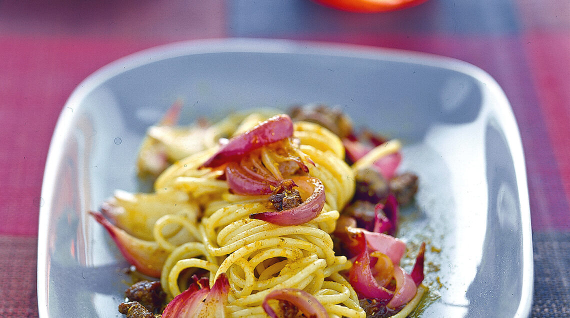 spaghetti-con-agnello-e-cipolle-di-tropea