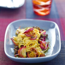 spaghetti-con-agnello-e-cipolle-di-tropea