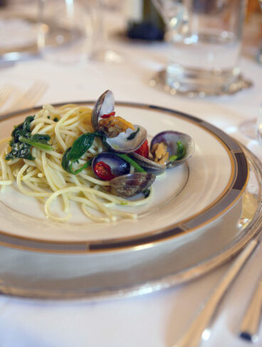 spaghetti con le vongole e le cime di rapa Sale&Pepe