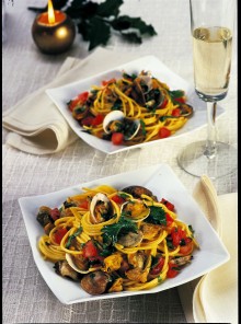 Spaghetti con vongole e zafferano