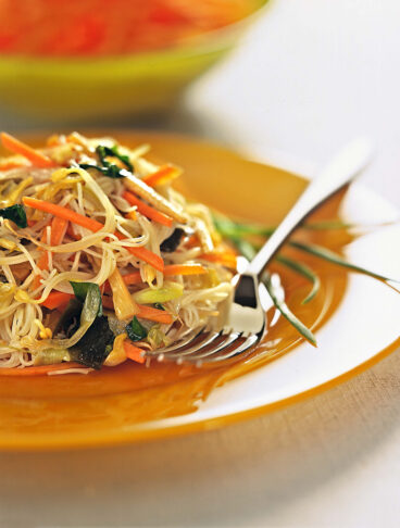 spaghetti-di-riso-e-verdure ricetta