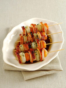 spiedini-di-cipolline-e-frutta ricetta