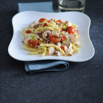 strozzapreti-in-insalata-con-polpo-al-peperoncino