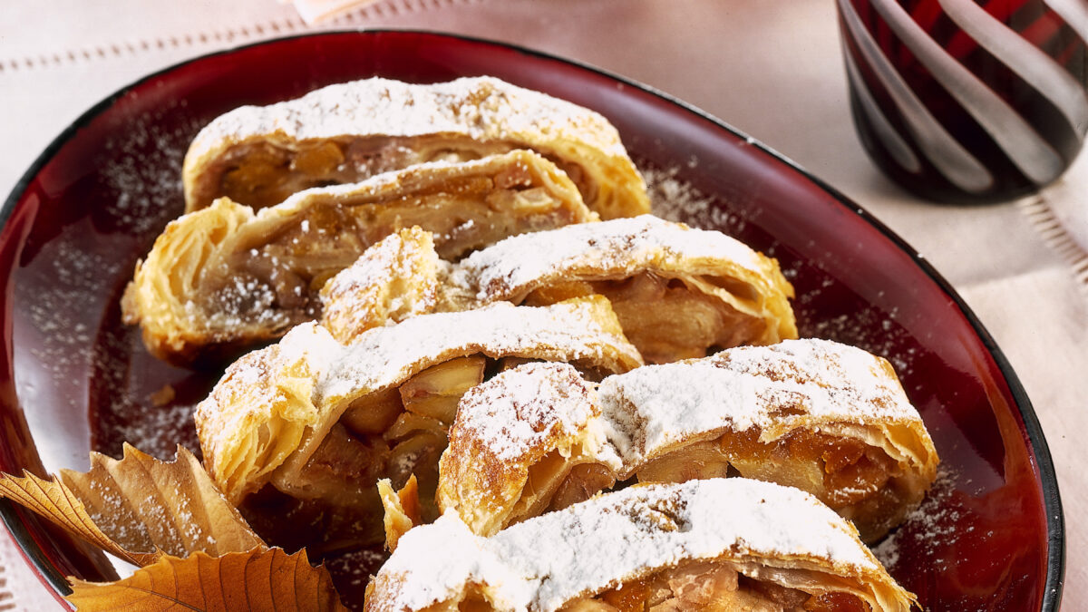 Strudel speziato con albicocche secche