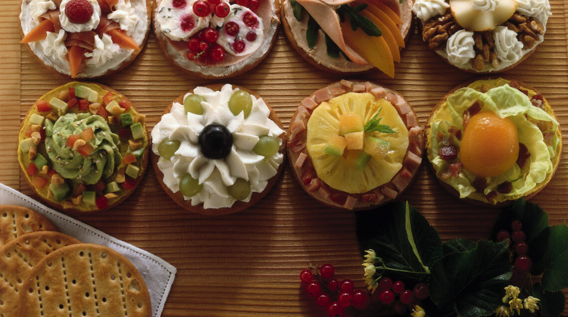 stuzzichini-con-papaia-e-speck