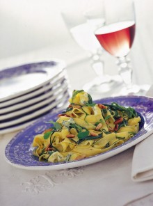 Le tagliatelle con barba di frate e pinoli