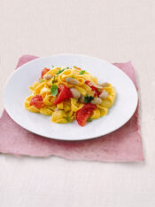 tagliatelle-con-pomodoro-fresco-e-basilico