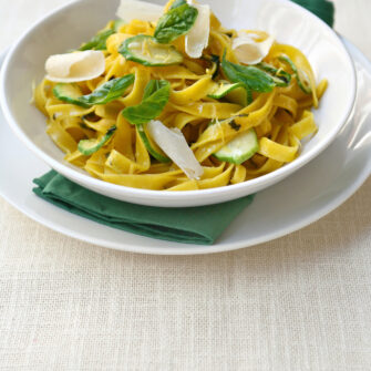 tagliatelle-con-zucchine-e-limone