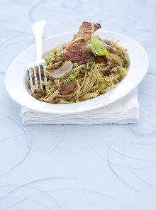 Tagliatelline con porcini e speck croccante