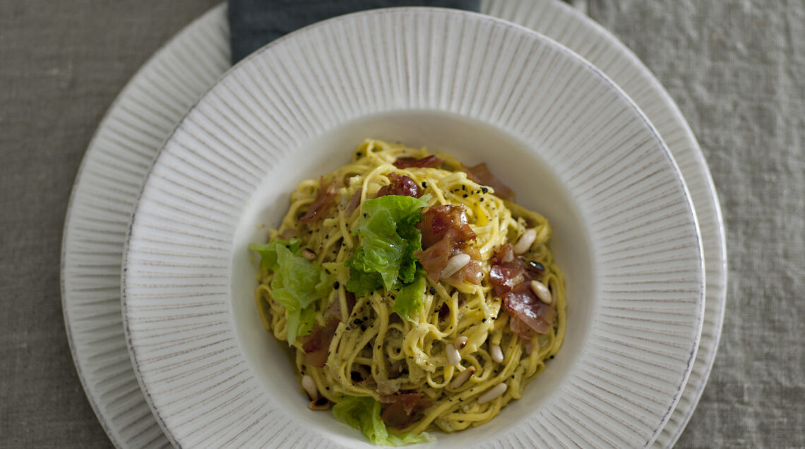 tagliolini-al-pesto-invernale-e-speck